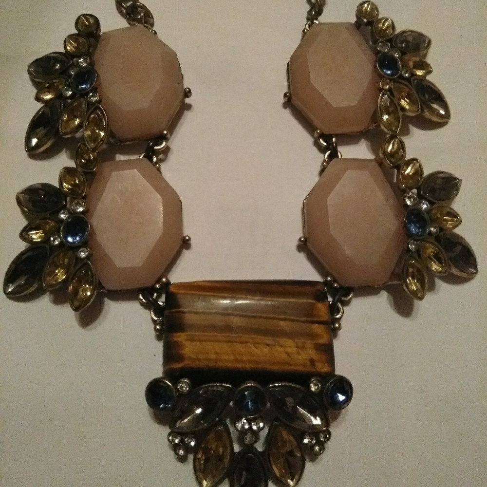 Avon/Mark Necklace